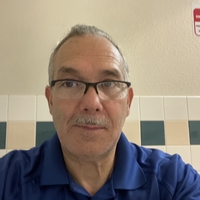 Profile picture of Roberto Santiago